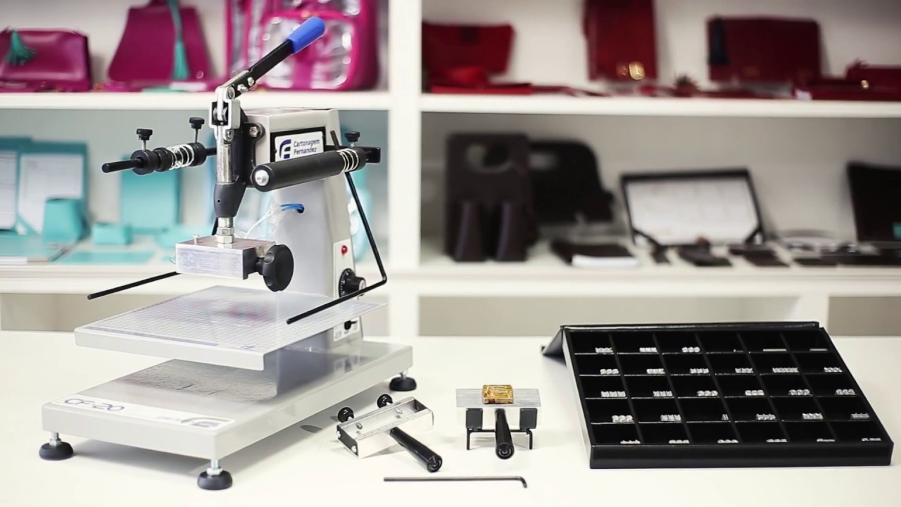Maquina Para Personalização de Bolsas e Artigos em Couro - Cartonagem ...
