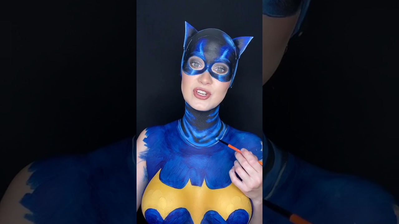 Batgirl get into it yuh🦇 #batman#dojacat#batgirl#dc#dccomics#bodypaint#cosplay#halloween#fyp#4k#4u