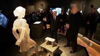 "Ты всё сделал, как договаривались?" // Лукашенко вместе с сыновьями посетил музей в Хатыни