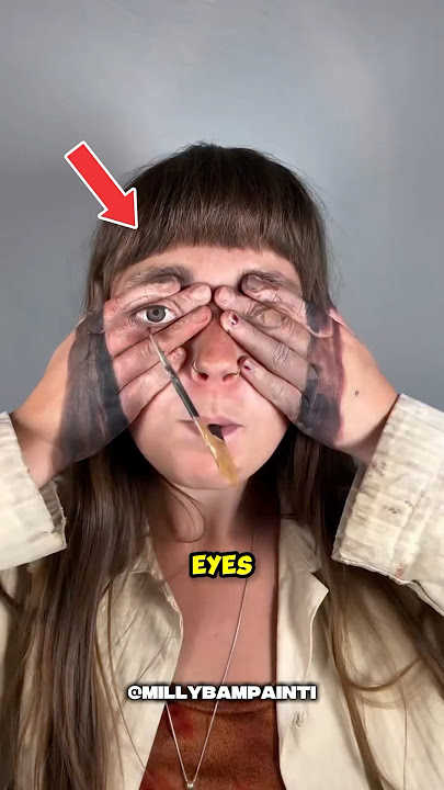 She Paints Using her Mouth 😳