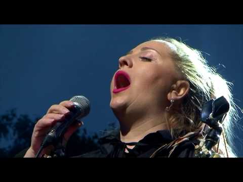 ირანელი წარმოშობის ჰოლანდიელი მუსიკოსი SEVDALIZA და ბრიტანული როკ ჯგუფი Anathema. პირველი დღე.