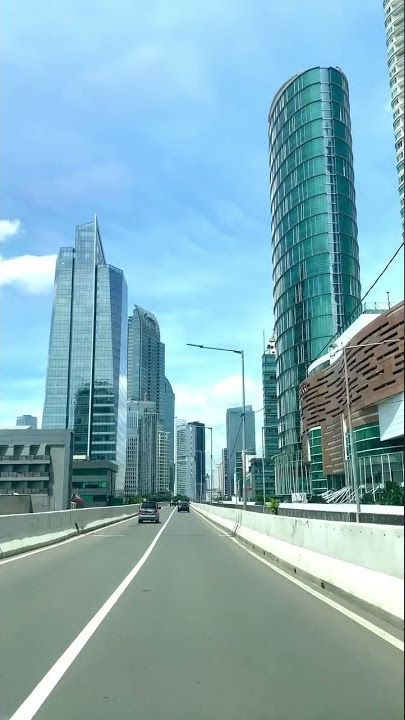 NAIK MOBIL MELEWATI FLYOVER | HALU STORY #shorts  #storyhalu #storyig #storywa
