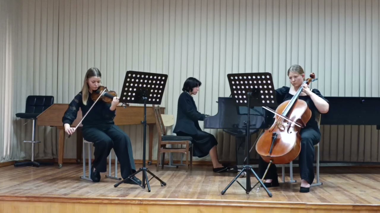 К.Шуман Фортепіанне тріо g- moll,op.17 частина 2