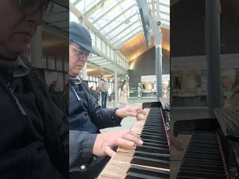 كل سنه وانا خدامك موسيقي ترنيمه عزف بيانو 