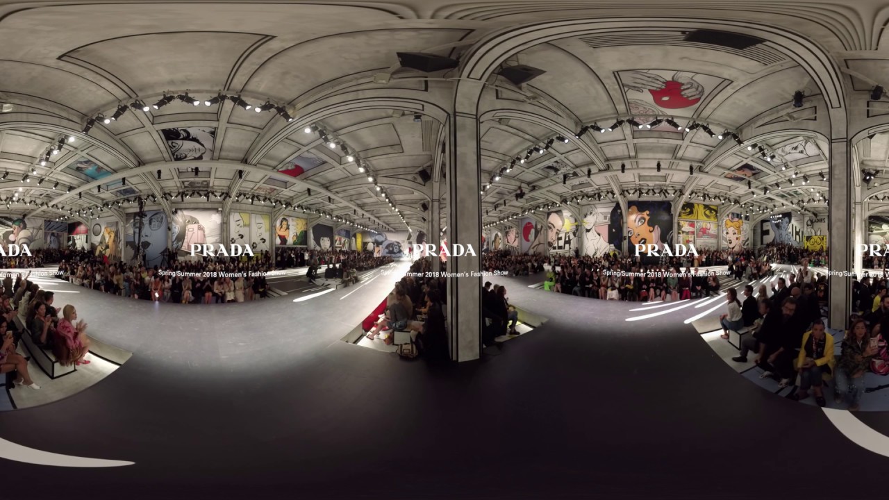 Prada Spring/Summer 2018 Women's Fashion Show - 360° Parade