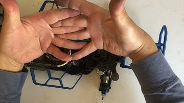 Traxxas Slash 4x4 Ultimate Teardown Par 7 Install rear differential a mate rear end and front bumper