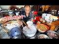 开在老旧的菜市场边，15元一份的潮汕传统早餐粿汁