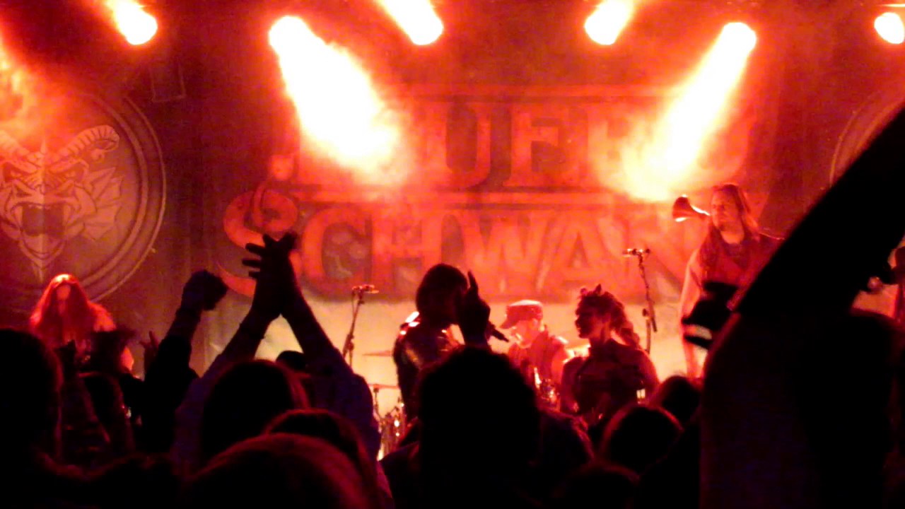 Feuerschwanz Metvernichter am 11.03.2017 im Kohlrabizirkus Leipzig