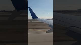 United Airlines Boeing 737-800 Taking Off From Chicago Ohare