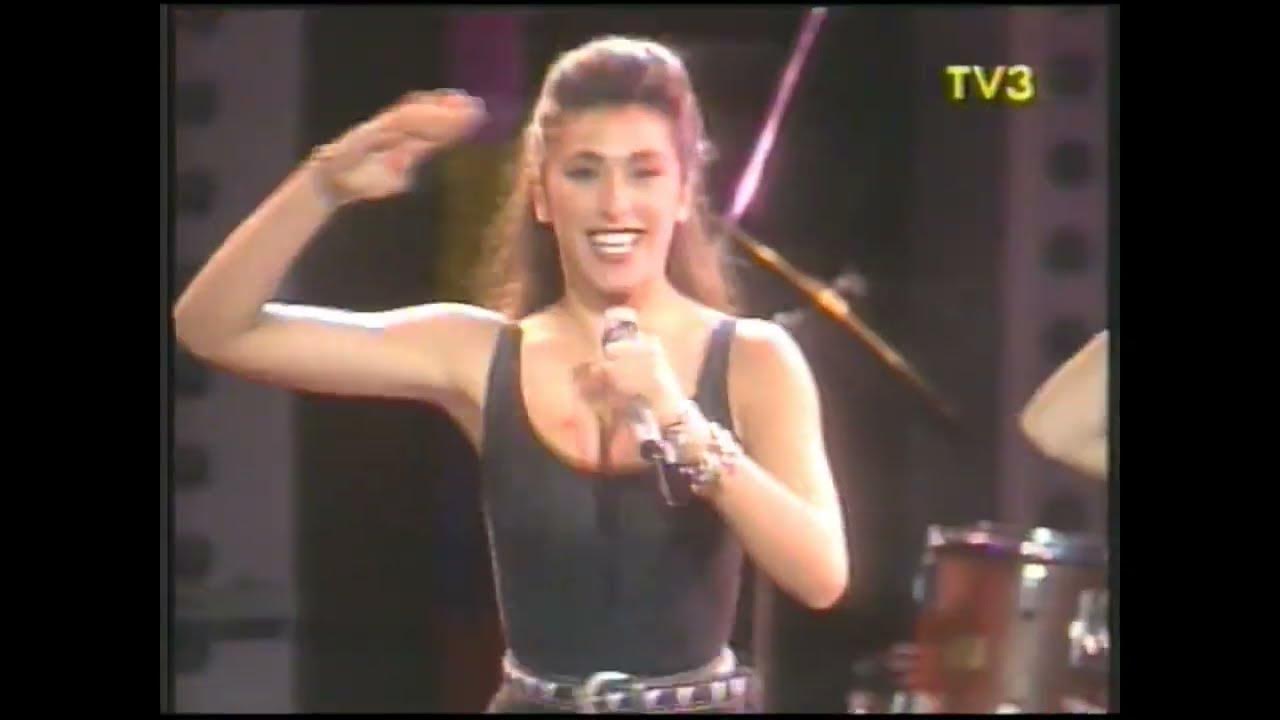 Sohilda quyoshga botgan yalangoch ayollar fotosurati Eshakdagi issiq qiz bilan jinsiy aloqa