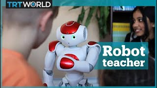 Finnish students learn a language from robots