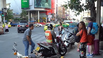 Thailand , Bangkok : Soi 4 , Nana Plaza . ( 4K )