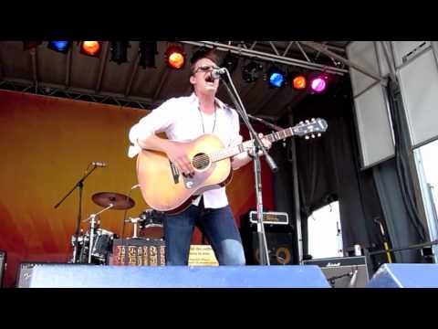 Joe Bonamassa - Walk In My Shadow - Crossroads 201...