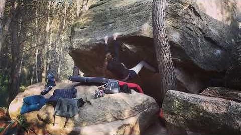 Problem 7 (Les Bessones), 6a+. Salvanebleau