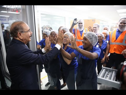 Danilo Medina asiste a inicio de operaciones planta Fresenius Kabi que generará 2 mil empleos