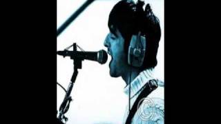 Oasis - Some Might Say - Noel Gallagher Acoustic Version (Sydney, 1998) chords