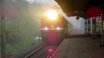 UTKRISHT Upgraded Patna Shalimar Duronto Express Arrives At Shalimar