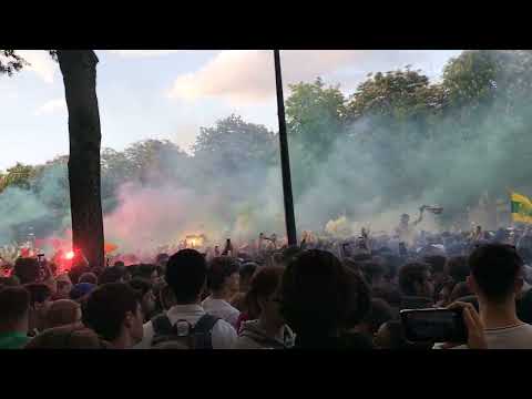 l'entrée des dès 2 équipe sur grand écran Saint-Pierre Nantes ?️?⚽???????