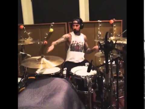 Travis Barker - Drums Tracking #7 (Blink-182 - Studio ...