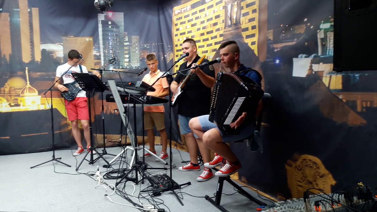 Grupa Simpatija - Crven konac - Hej živote težak li si ( Jabuka Tv )