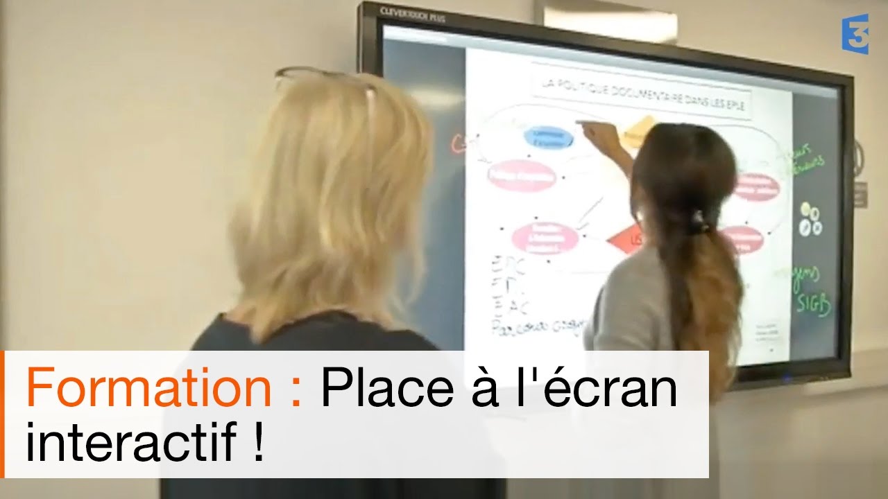 ecran-interactif-cole-reportage-sur-l-cran-tactile-grande-taille-en