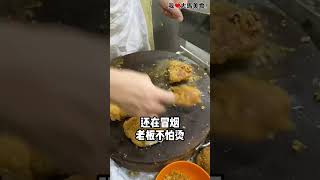 52年历史的 #芝麻炸鸡饭，面糊加了芝麻和Horlick粉，炸出来的炸鸡皮特别酥脆，非常Ho Chak🍗！
