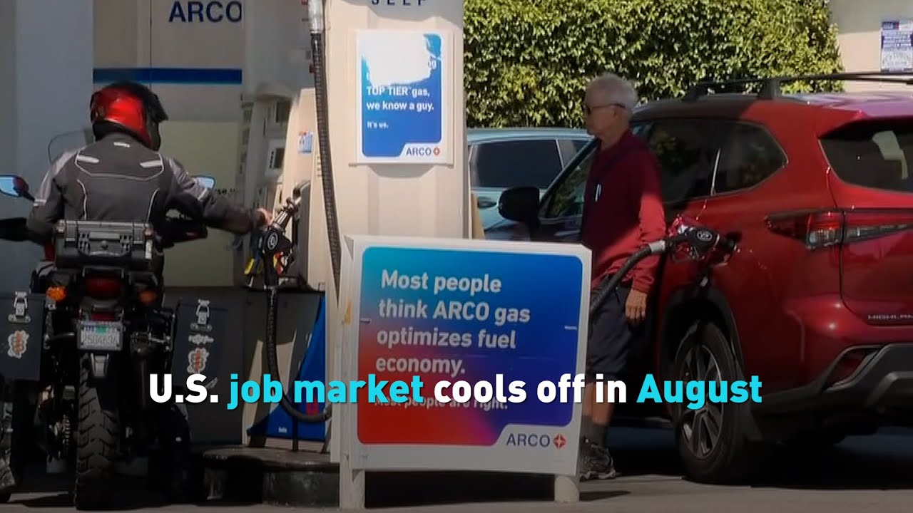 U.S. job market cools off in August - YouTube