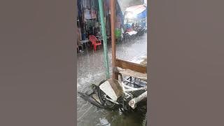 jalan akses utama pasar lama panyabungan gak pernah di perbaharui semenjak jadi kabubaten