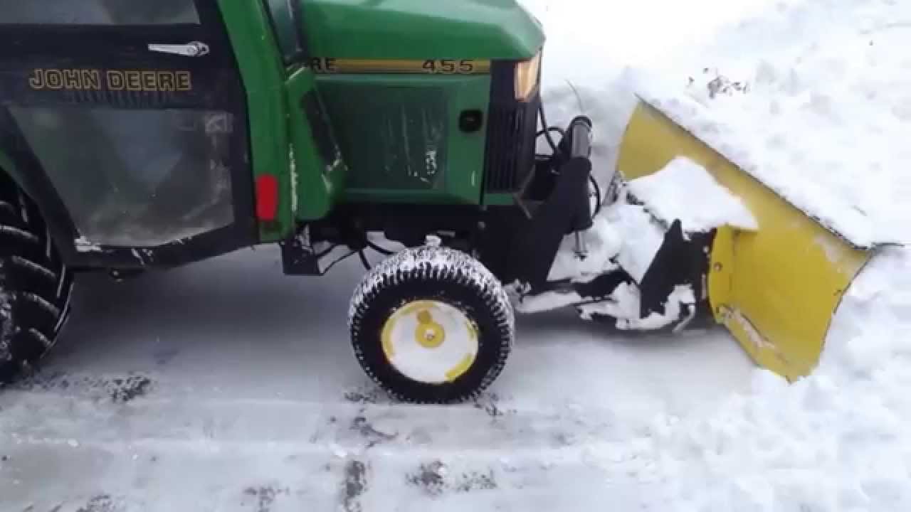 John Deere 455 Snow plowing