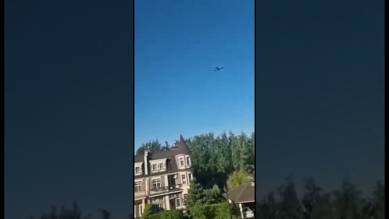 Ukraine attacks Moscow this morning with drones 🔥 
