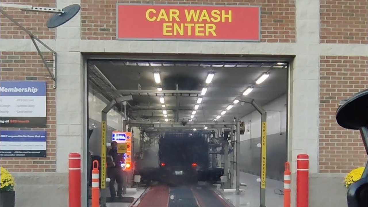 Automatic Car Wash, which takes only 2 minutes. آٹومیٹک کار واشنگ جس میں صرف 2 منٹ لگتے ہیں۔