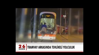 Tramvay Arkasinda Tehli̇keli̇ Yolculuk