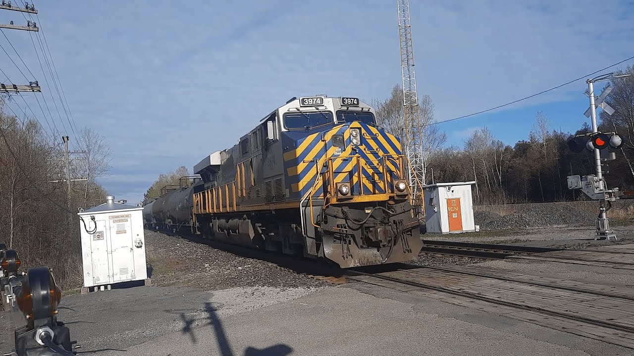 CONRAIL! CN M372 - 3974E at Newtonville - May 5, 2023
