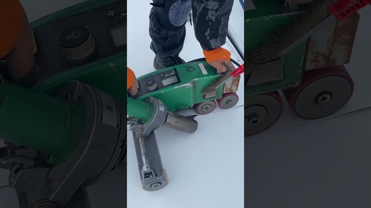 Монтаж ТПО мембраны Карлайл на кровле в Москве 