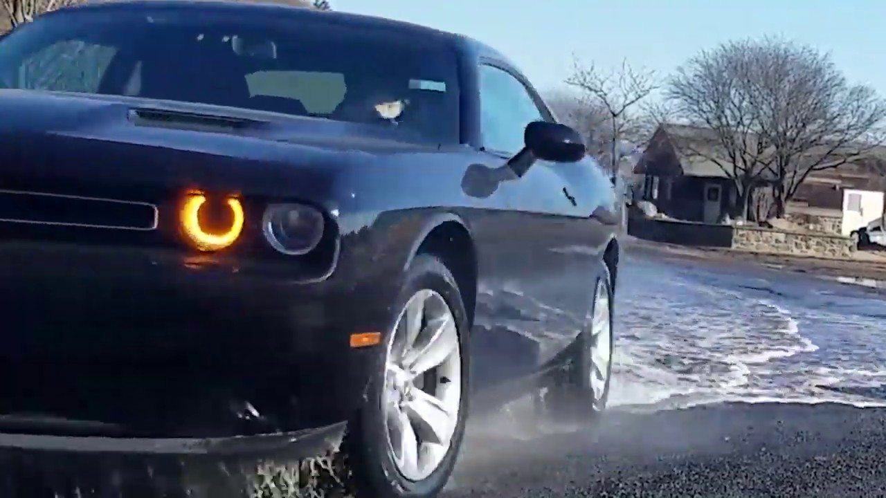 Dodge challenger звук двигателя