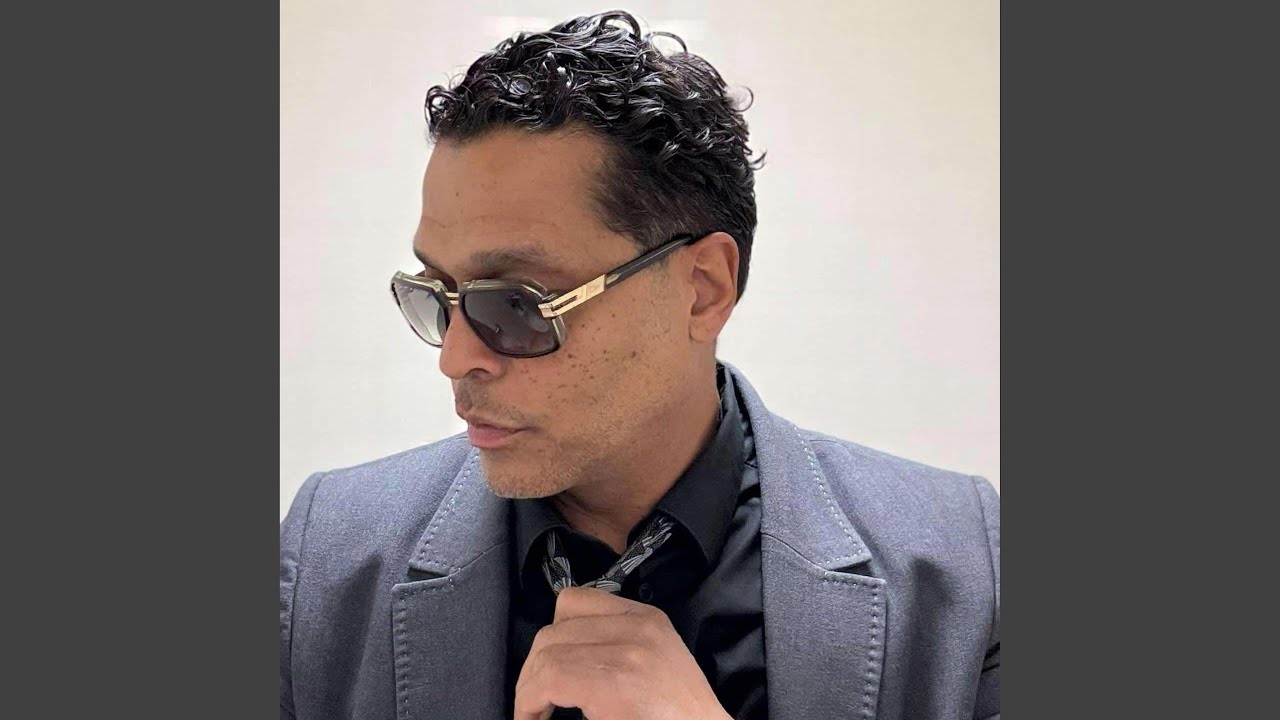 Obejrzyj Just Because w YouTube Obejrzyj Just Because w YouTube