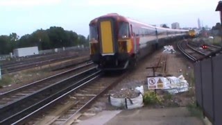 Gatwick Express 442 410/417 races through Clapham Junction