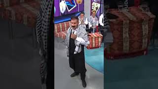 Strana Michael Jackson Stirî Û Wekî Wî Reqisî.