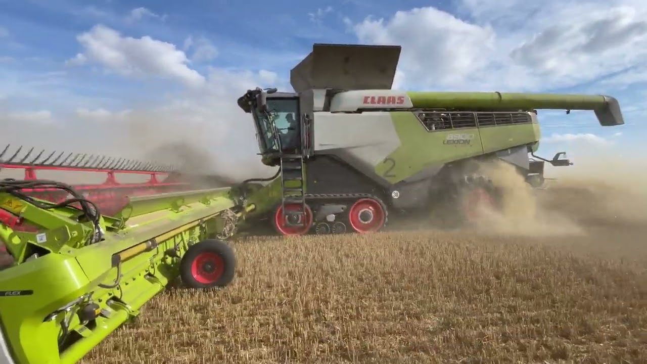 Claas Lexion 8900 45 FT Header Somewhere in England