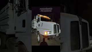 ME JALE A CHECARLE NIVELES AL KENWORTH  #operador #maquinariapesada #transporte #construccion #pov