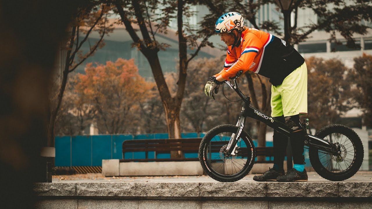 JUMPING AROUND IN CHONGQING | KOEKOEK VLOG 4