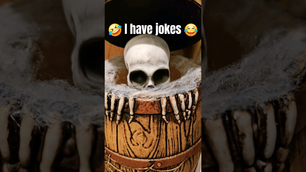 This Skeleton Is So Funny #halloween #jokes #comedy