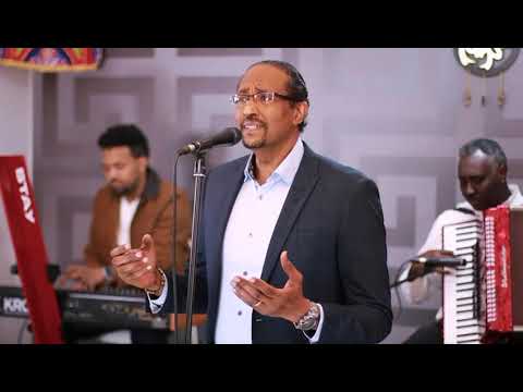 افديك بالروح ياموطني عثمان حسين مشاركة أداء غاندي السيد 