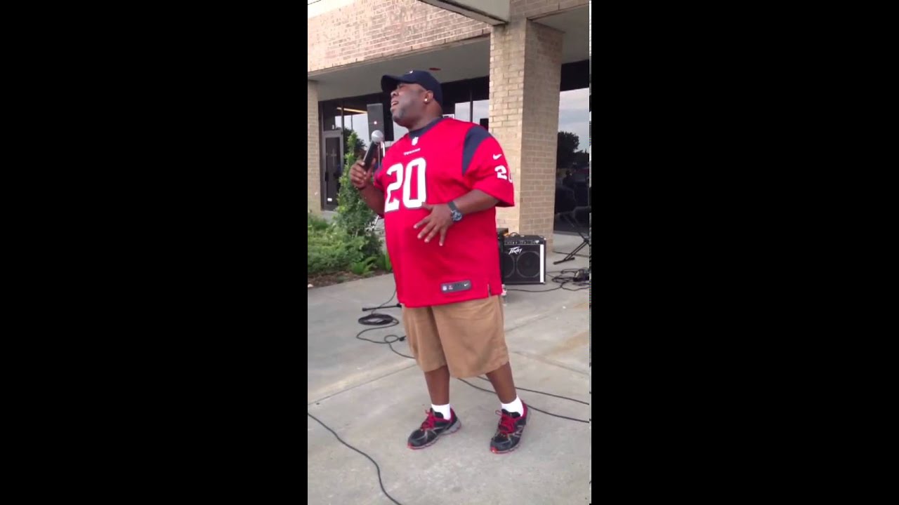 Shawn McLemore Performs His Hit Song "I Believe" at Church Picnic