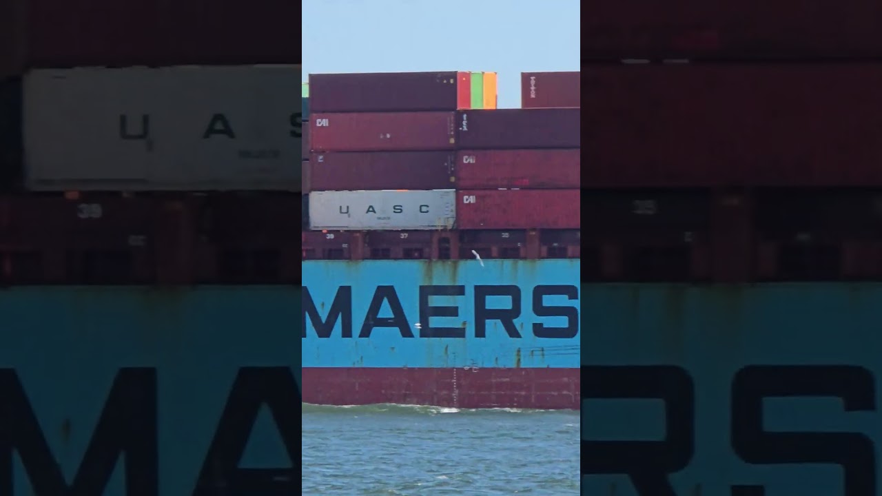 MAERSK GIRONDE In the Surf🌊 Outlook Beach Fort Monroe Virginia 