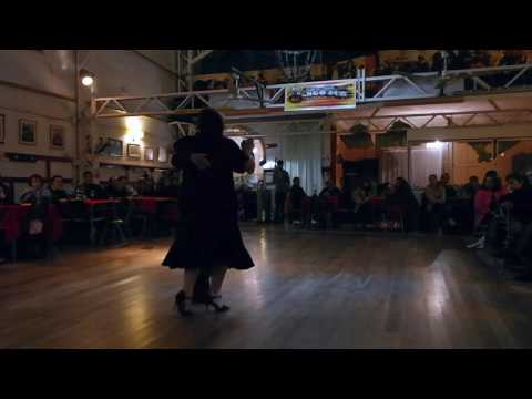 Raúl Mori y Patricia.  "Chuzazos" Orquesta Tipica Victor