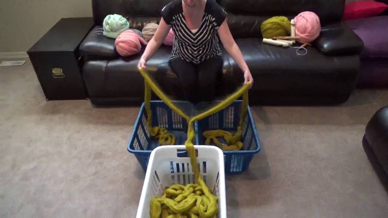 Splitting Unspun Merino Roving Yarn to Half Thickness