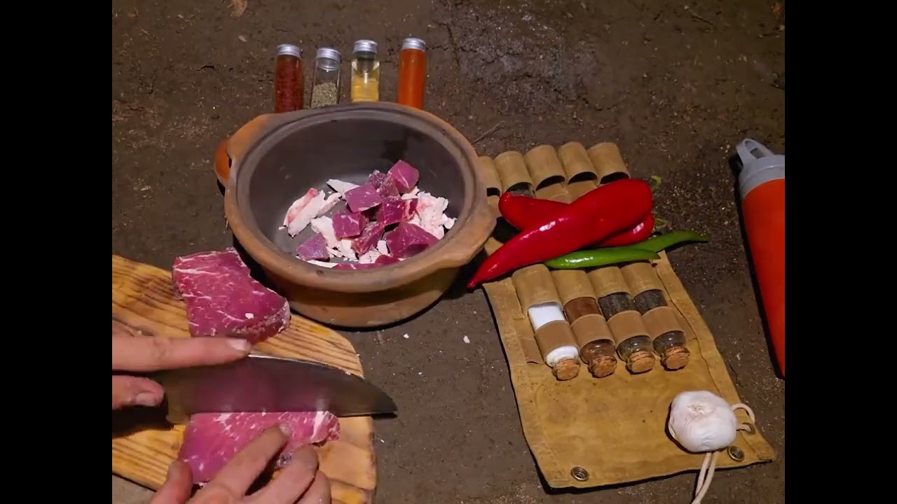 Build a cave shelter and camp alone in heavy snow