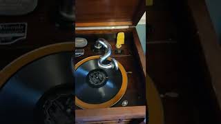 1925 Victor Victrola VV 4-3 for sale. Excellent condition!