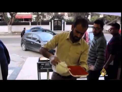 أسرى مبعدون نقلوا لغزة حلوى وطعام الضفة